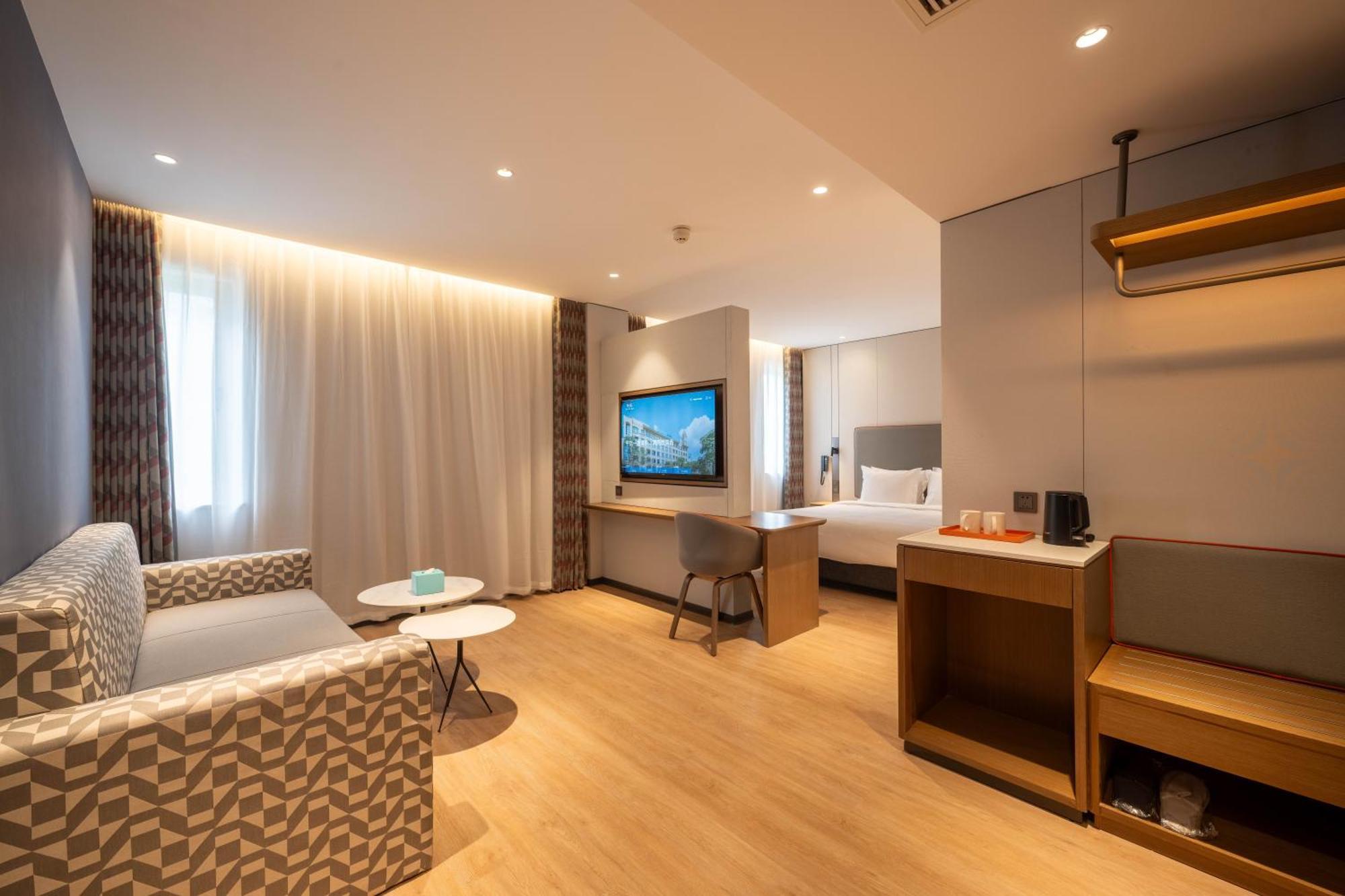 Holiday Inn Express Shanghai Pujiang Lianhang Road By Ihg Экстерьер фото